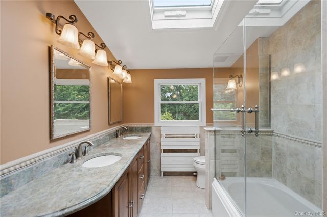 31 Eastwood Drive, North Babylon, NY 11703