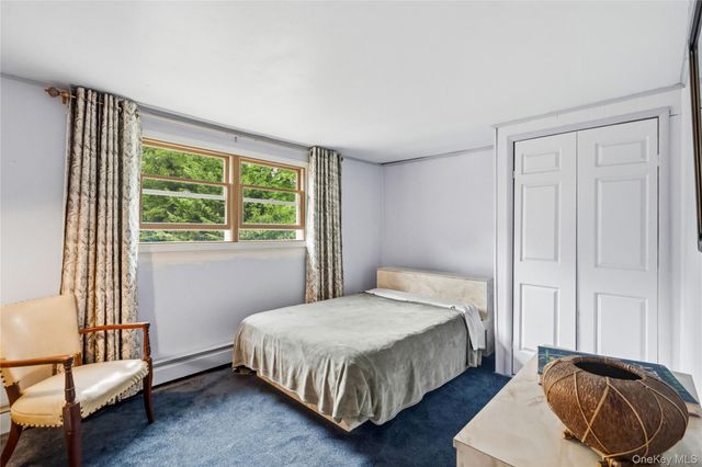 31 Eastwood Drive, North Babylon, NY 11703