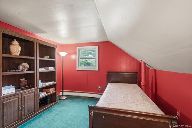 31 Eastwood Drive, North Babylon, NY 11703