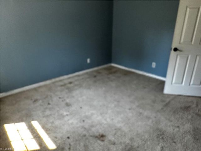1720 Braemore Court, Kernersville, NC 27284
