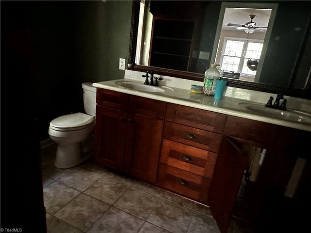 1720 Braemore Court, Kernersville, NC 27284