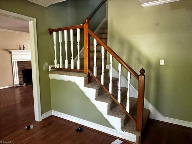 1720 Braemore Court, Kernersville, NC 27284