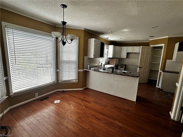 1720 Braemore Court, Kernersville, NC 27284