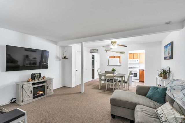 53 Rocky Point Yaphank Rd 28, Rocky Point, NY 11778