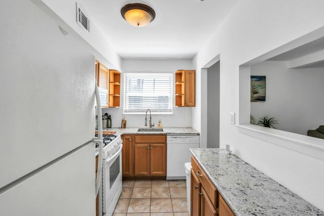 53 Rocky Point Yaphank Rd 28, Rocky Point, NY 11778