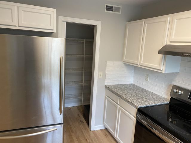 1527 Theresa Drive B, Charleston, SC 29412