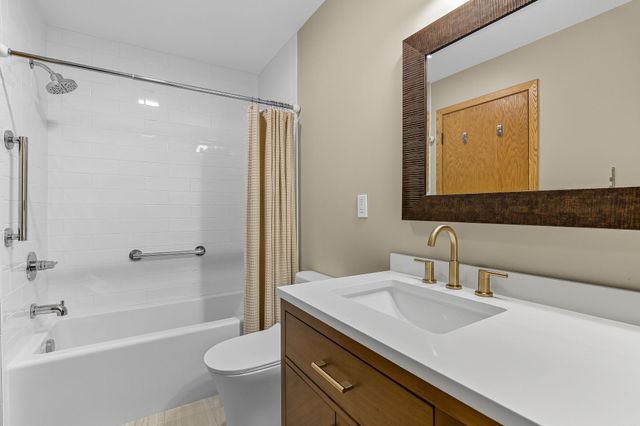 4825 Babcock Trail 2005, Inver Grove Heights, MN 55077