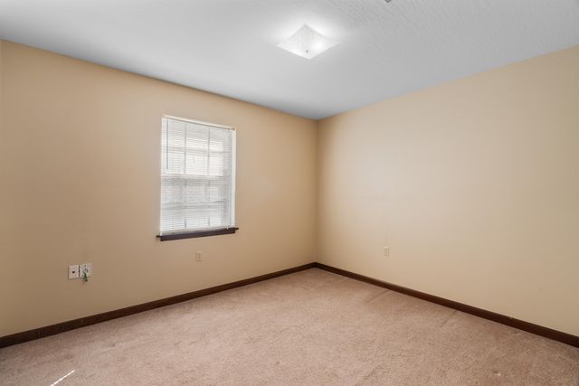 904 Monterrey Ln., Hattiesburg, MS 39402