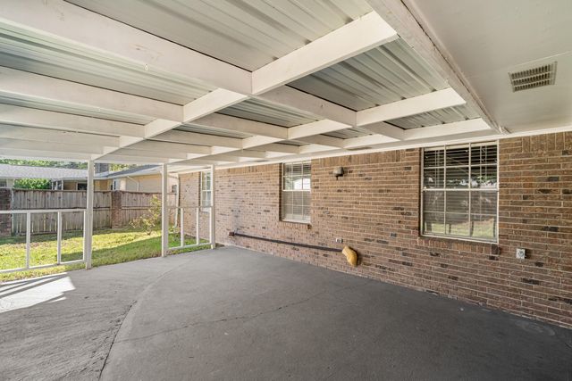 904 Monterrey Ln., Hattiesburg, MS 39402