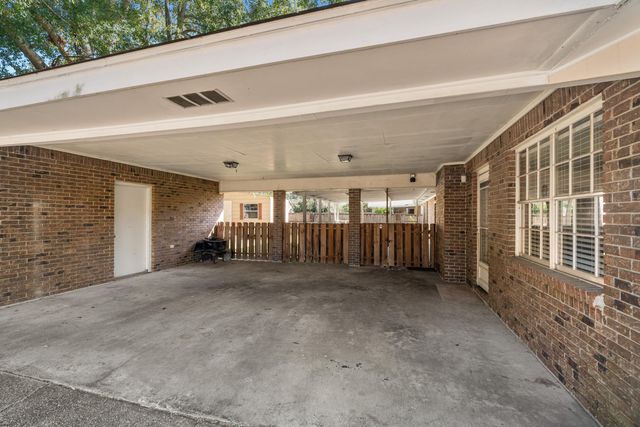 904 Monterrey Ln., Hattiesburg, MS 39402