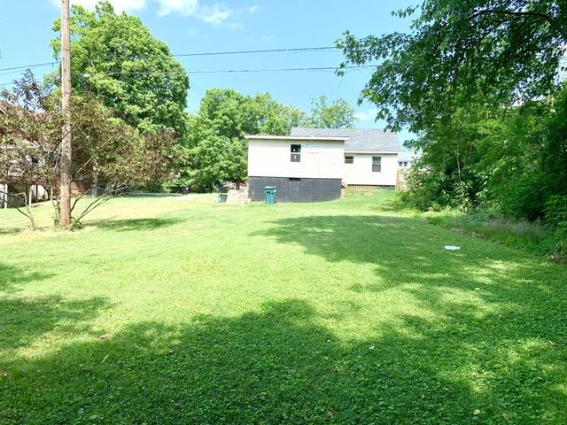 840 Richardson St, Clarksville, TN 37040