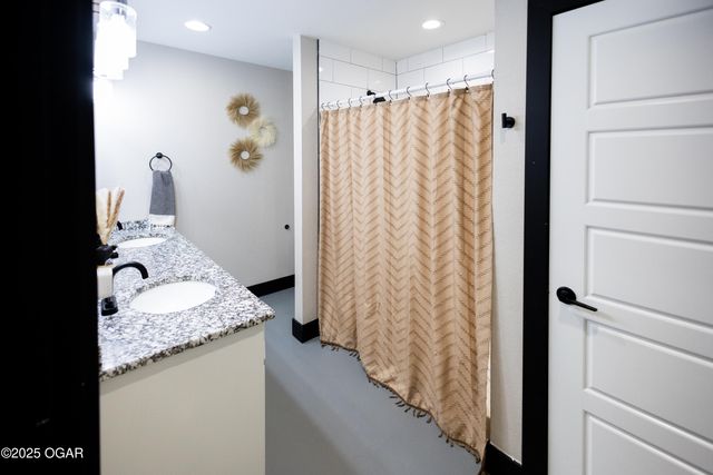 2521 S McKinley Avenue, Joplin, MO 64804