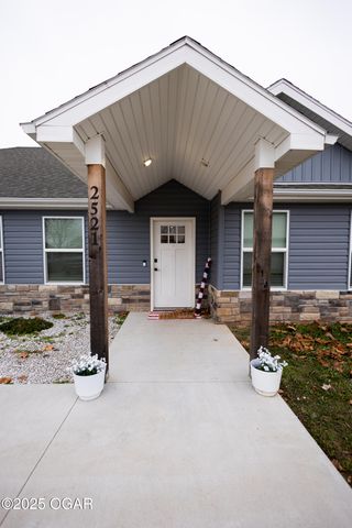 2521 S McKinley Avenue, Joplin, MO 64804