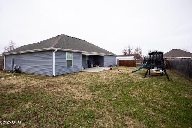 2521 S McKinley Avenue, Joplin, MO 64804
