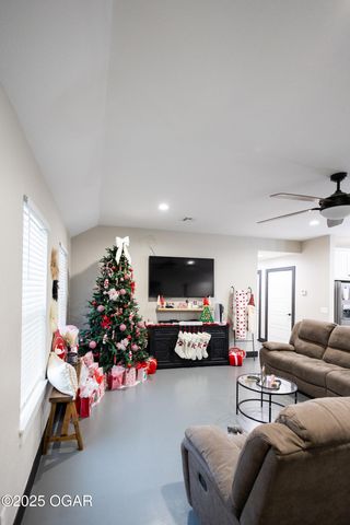 2521 S McKinley Avenue, Joplin, MO 64804