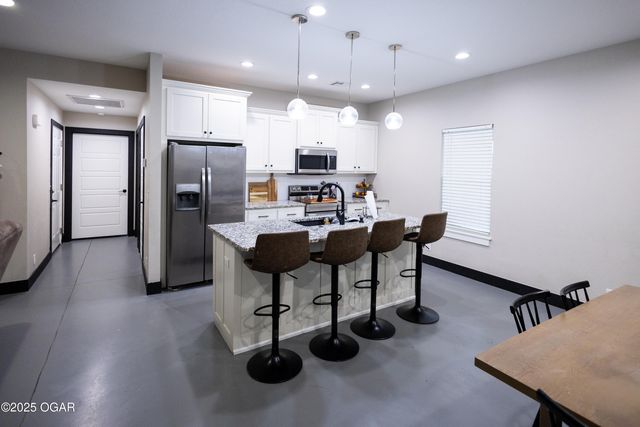 2521 S McKinley Avenue, Joplin, MO 64804