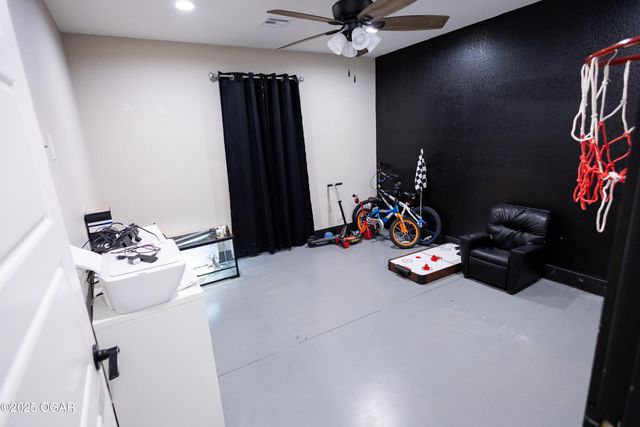 2521 S McKinley Avenue, Joplin, MO 64804