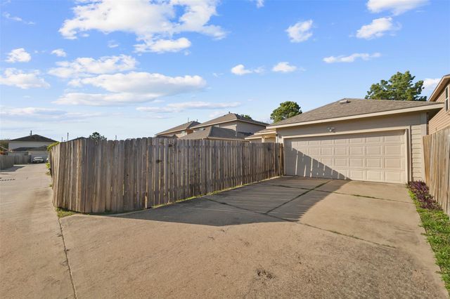 18519 Avanta Cove Drive, Cypress, TX 77433