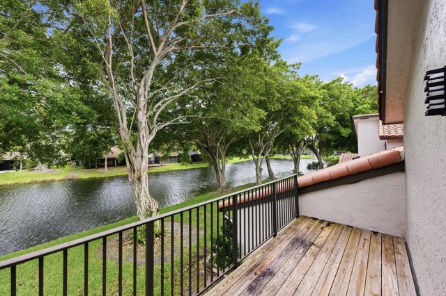 660 Deer Creek Edgewater Drive, Deerfield Beach, FL 33442