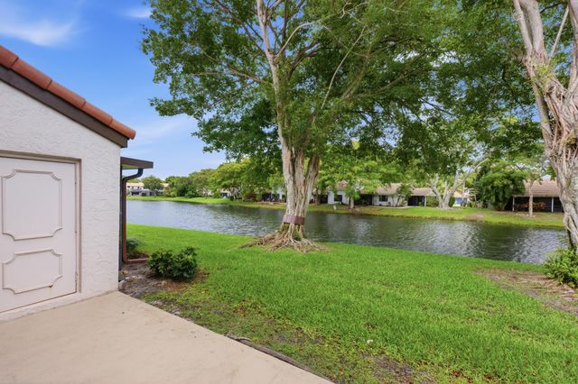 660 Deer Creek Edgewater Drive, Deerfield Beach, FL 33442