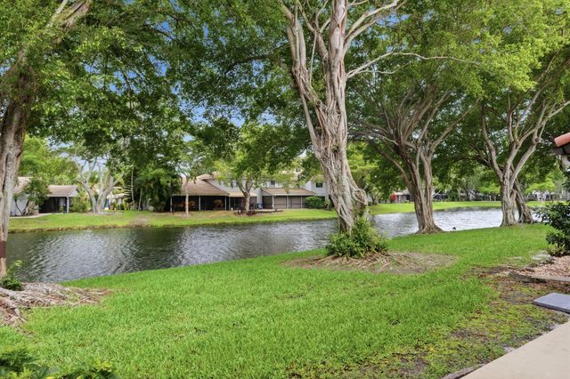 660 Deer Creek Edgewater Drive, Deerfield Beach, FL 33442