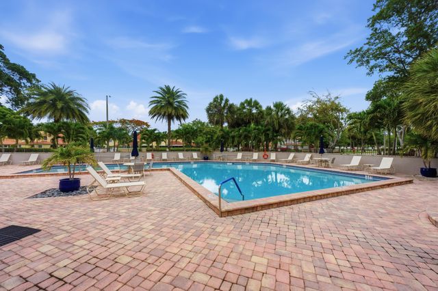 660 Deer Creek Edgewater Drive, Deerfield Beach, FL 33442