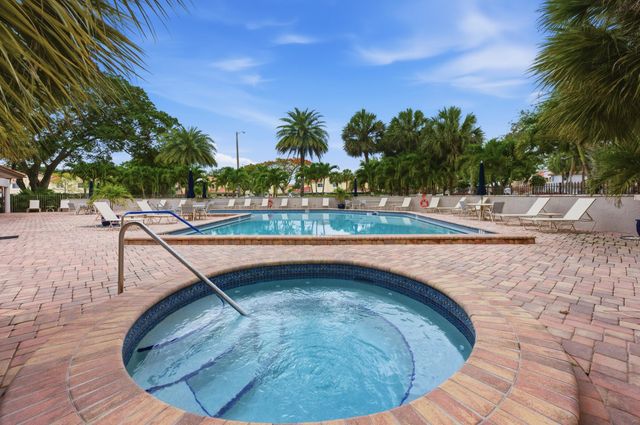 660 Deer Creek Edgewater Drive, Deerfield Beach, FL 33442