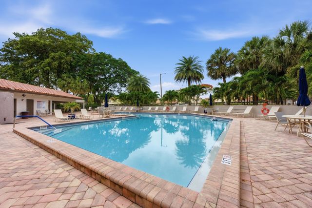 660 Deer Creek Edgewater Drive, Deerfield Beach, FL 33442