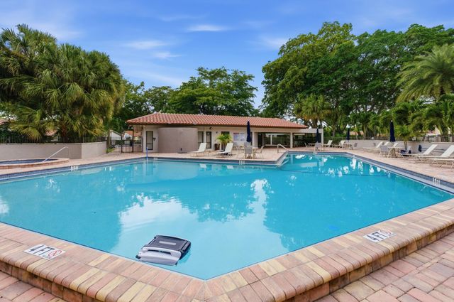 660 Deer Creek Edgewater Drive, Deerfield Beach, FL 33442