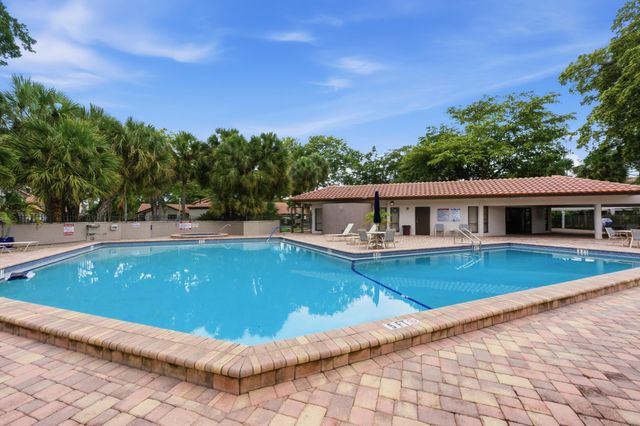 660 Deer Creek Edgewater Drive, Deerfield Beach, FL 33442