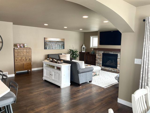 960 51st Avenue W, West Fargo, ND 58078