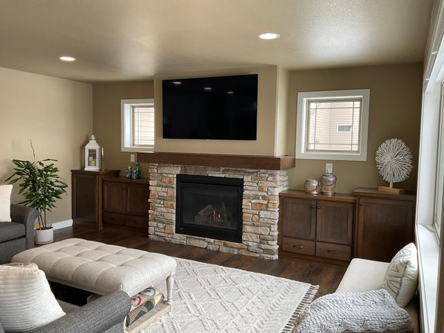 960 51st Avenue W, West Fargo, ND 58078