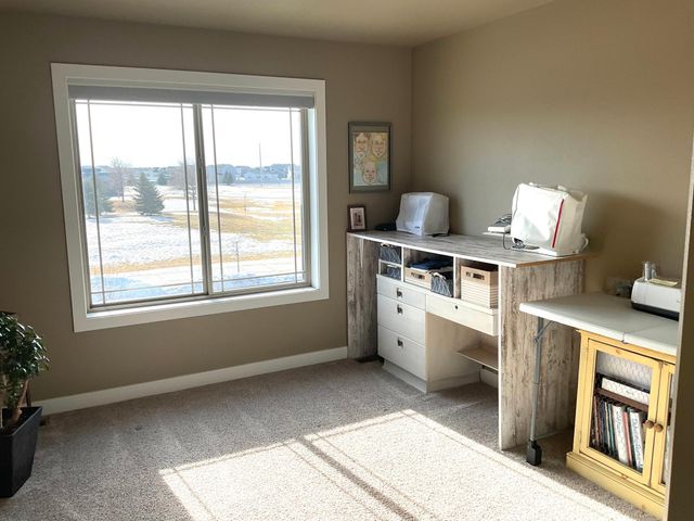 960 51st Avenue W, West Fargo, ND 58078