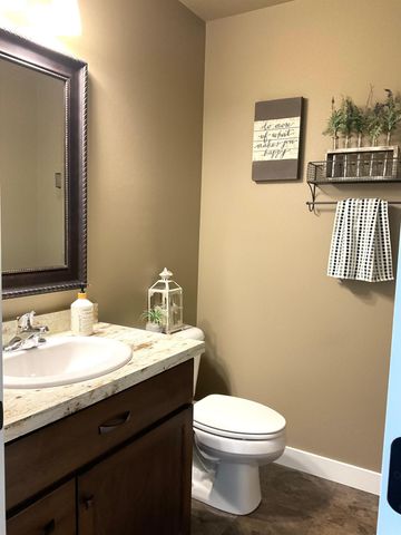 960 51st Avenue W, West Fargo, ND 58078