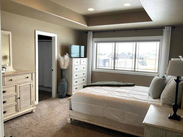 960 51st Avenue W, West Fargo, ND 58078