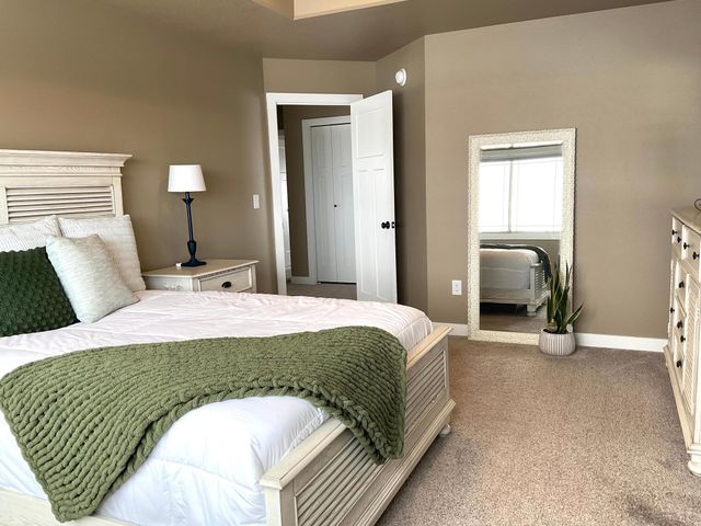 960 51st Avenue W, West Fargo, ND 58078