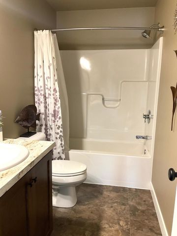 960 51st Avenue W, West Fargo, ND 58078