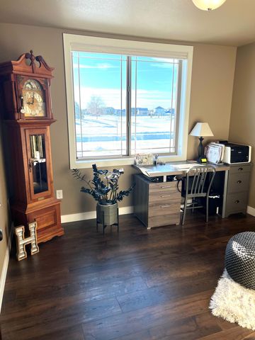 960 51st Avenue W, West Fargo, ND 58078