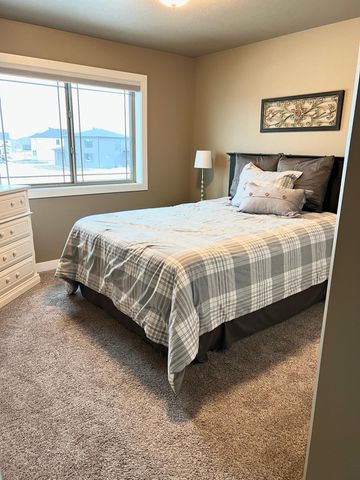 960 51st Avenue W, West Fargo, ND 58078