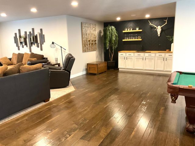 960 51st Avenue W, West Fargo, ND 58078