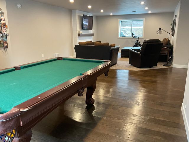 960 51st Avenue W, West Fargo, ND 58078