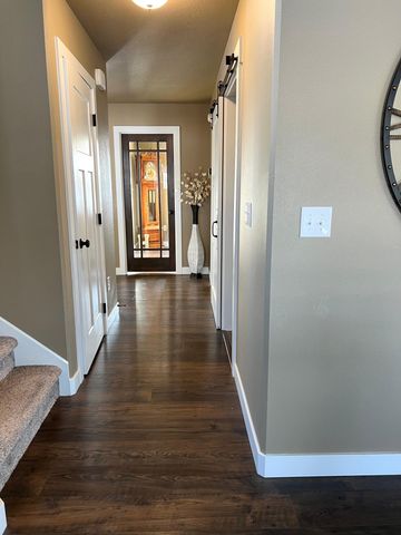 960 51st Avenue W, West Fargo, ND 58078