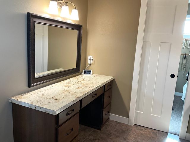 960 51st Avenue W, West Fargo, ND 58078