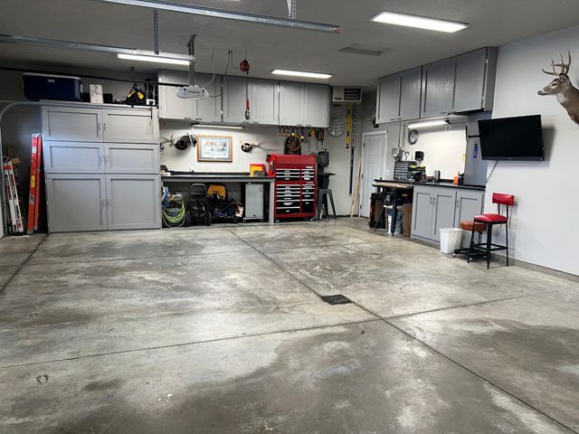 960 51st Avenue W, West Fargo, ND 58078