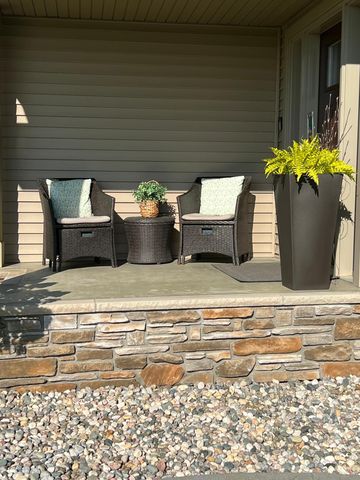 960 51st Avenue W, West Fargo, ND 58078