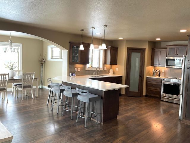 960 51st Avenue W, West Fargo, ND 58078