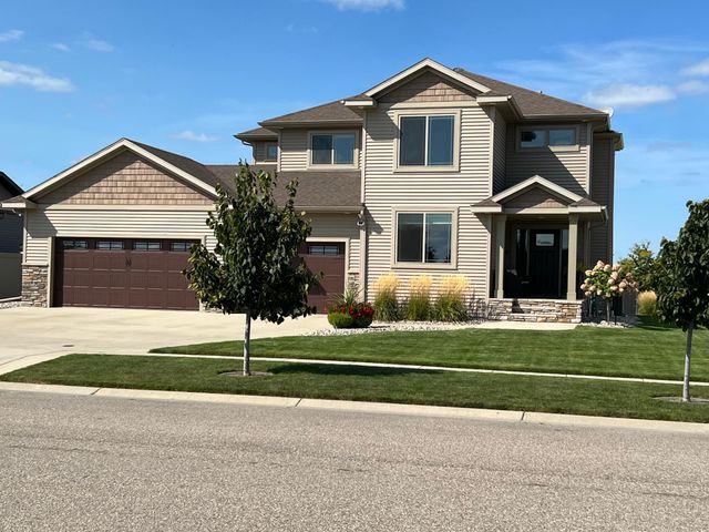 960 51st Avenue W, West Fargo, ND 58078