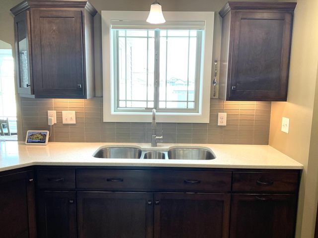 960 51st Avenue W, West Fargo, ND 58078