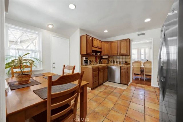13758 Runnymede Street, Van Nuys, CA 91405