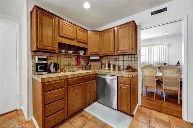 13758 Runnymede Street, Van Nuys, CA 91405